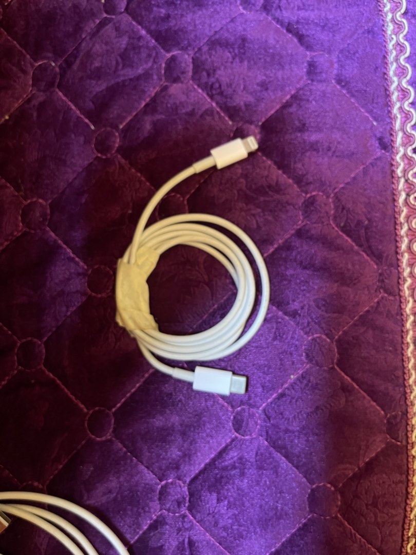 Cord type capple, Mobile Phones & Gadgets, Mobile & Gadget Accessories