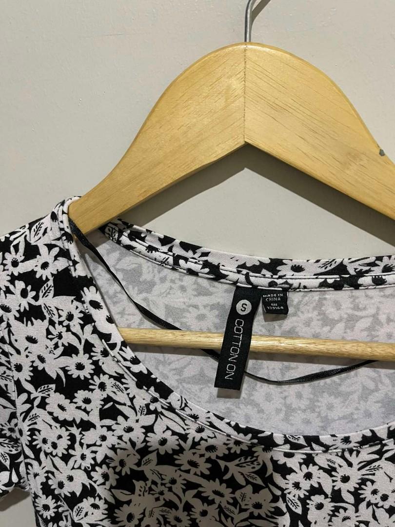 Cotton On Floral Crop Top, Women's Fashion, Tops, Shirts on Carousell