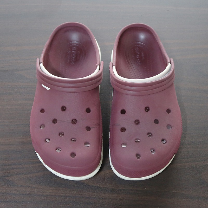 Crocs Dual Comfort 8 US, Men's Fashion, Footwear, Slippers & Slides on  Carousell