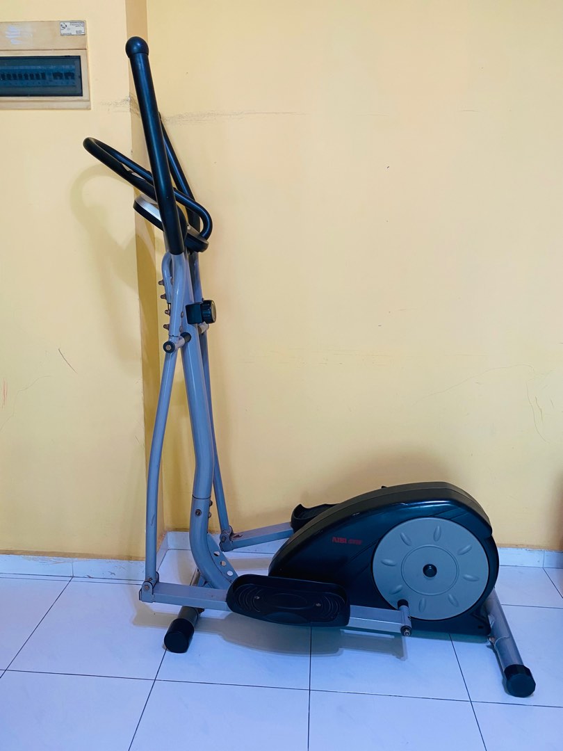 Cross Trainer, Sports Equipment, Exercise & Fitness, Cardio & Fitness