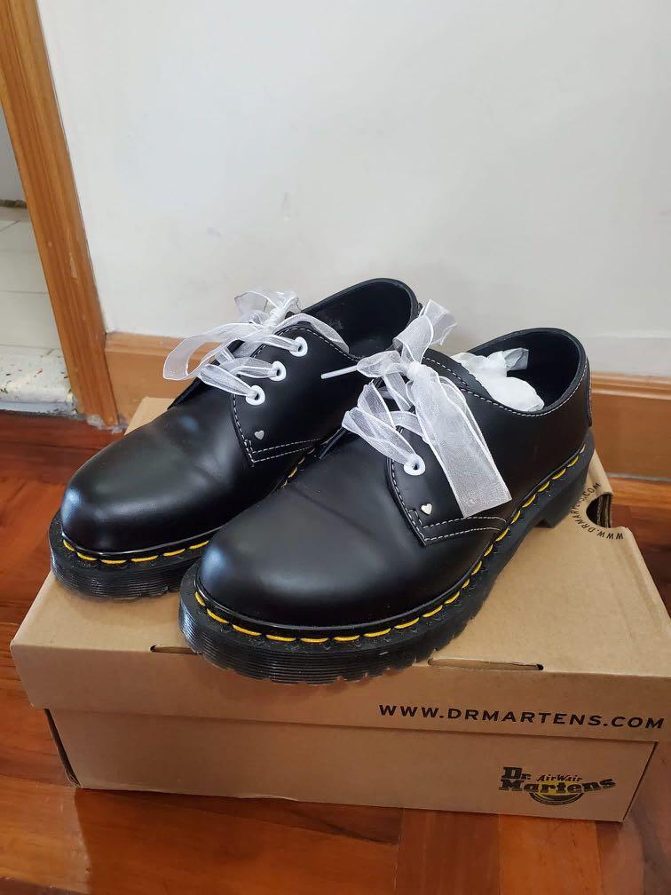 Dr Martens 1461 HEARTS Carousell