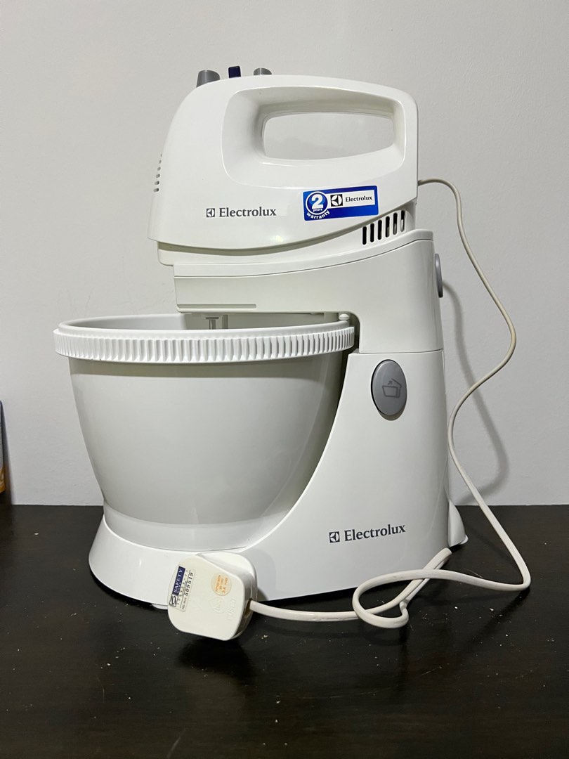 ELECTROLUX Hand held motorised mixer with rotating bowl, TV & Home