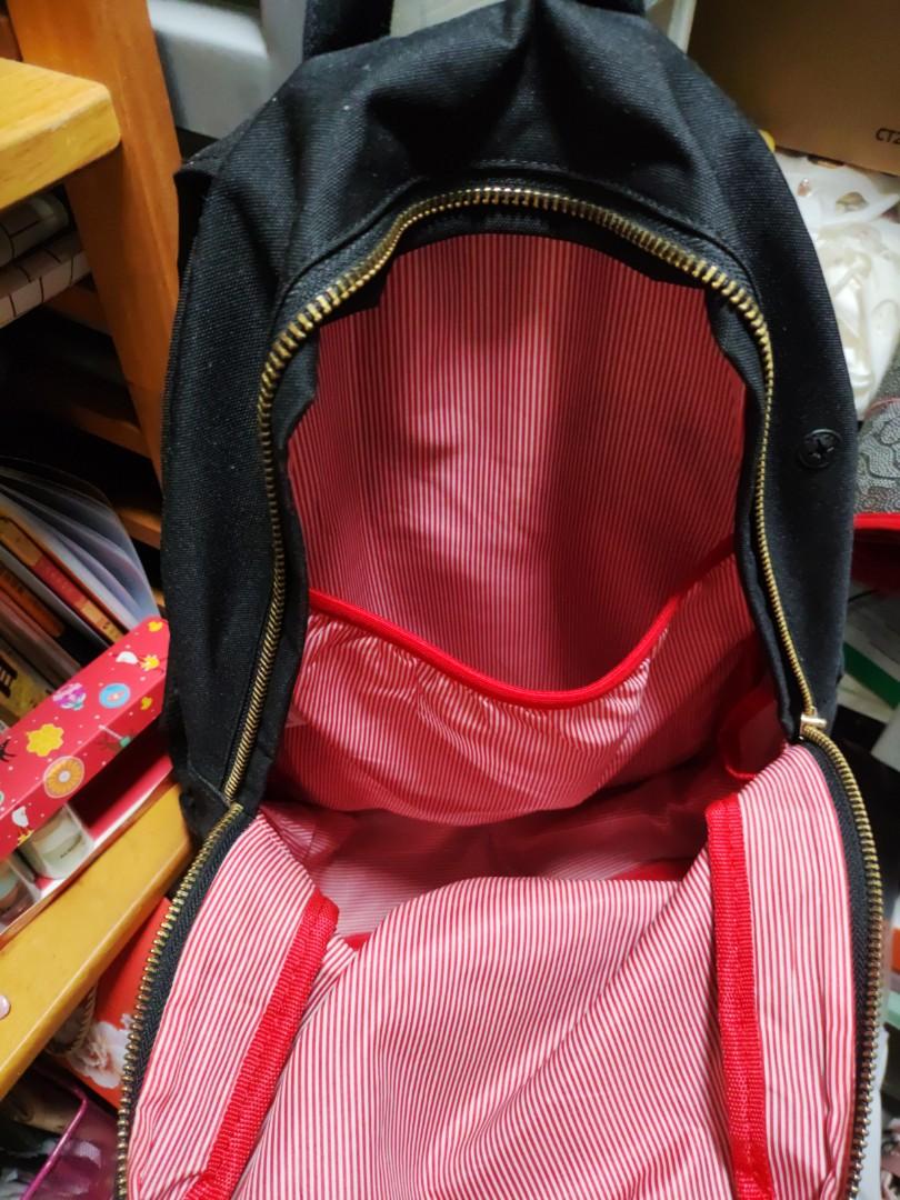 Herschel classic backpack black, Women's Fashion, Bags & Wallets