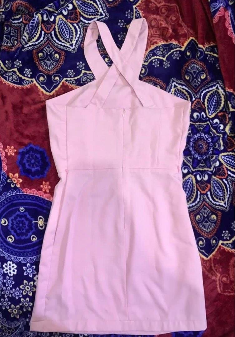 Karimadon Semi-Formal Halter Dress (Category: Dresses) located in Manila. Submitted by mdcart (Listing ID 1189456919, Image 3). Description: Used once for graduation Semi-formal dress. Perfect for special occasions like graduation, oath taking, birthday parties or meeting. Large on tag but best fits medium. .