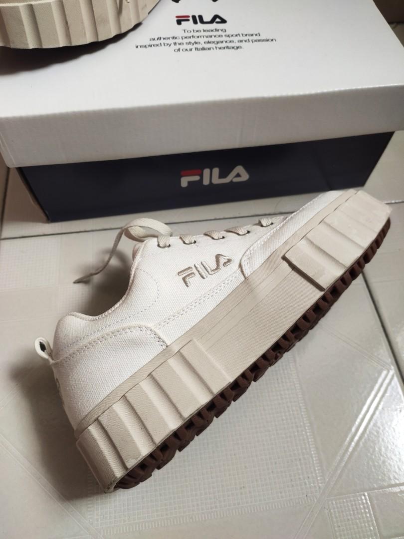 Korea Fila Sand Blast Row CV Sneakers, Luxury, Sneakers & Footwear on ...