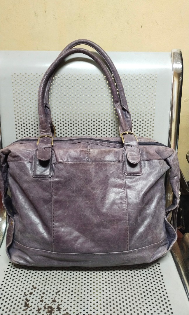 LATICO GENUINE LEATHER TRAVEL/DUFFLE BAG, Women's Fashion, Bags