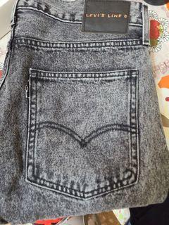 Levi's 32 waist 32腰