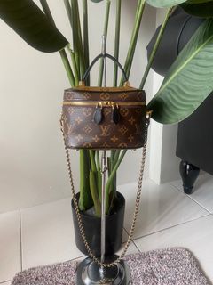 (Category: ) located in . Submitted by pre.lovedhandbag (Listing ID 1189469987, Image 1). Description: .
