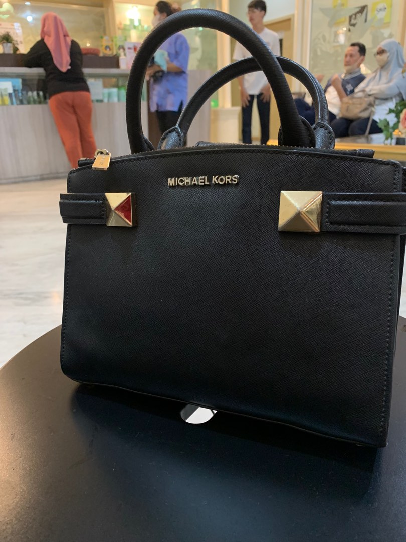 Michael on sale kors carla