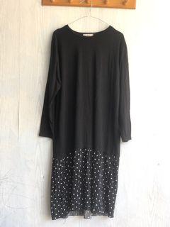 Mididress hitam polka