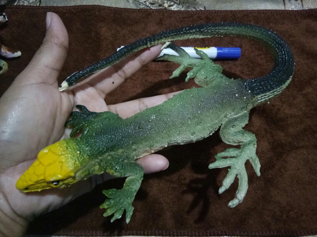 Monitor Lizard Toy, Hobbies & Toys, Toys & Games on Carousell