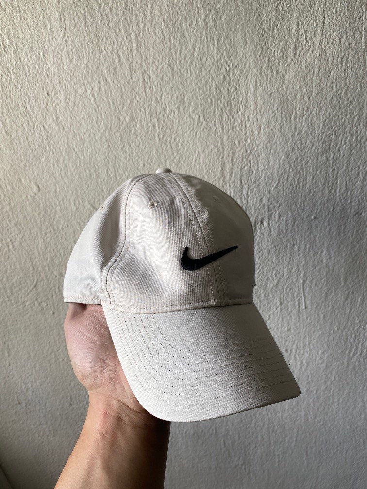 Nike Cap, Men's Fashion, Watches & Accessories, Caps & Hats on Carousell