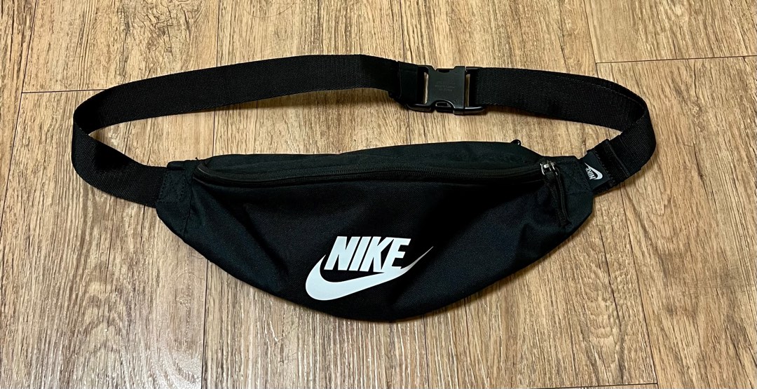 Nike Heritage Waist Bag, Men's Fashion, Bags, Belt bags, Clutches and