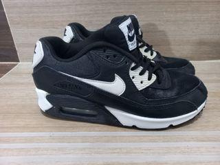Sepatu Nike Air Max 90. Black n White.