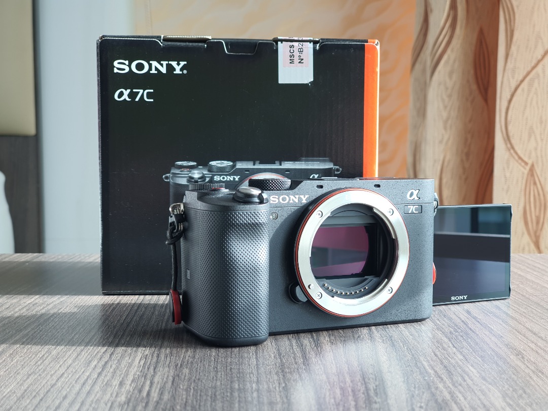 Sony A7C Body (Shutter Count 2717 only), Photography, Cameras on Carousell