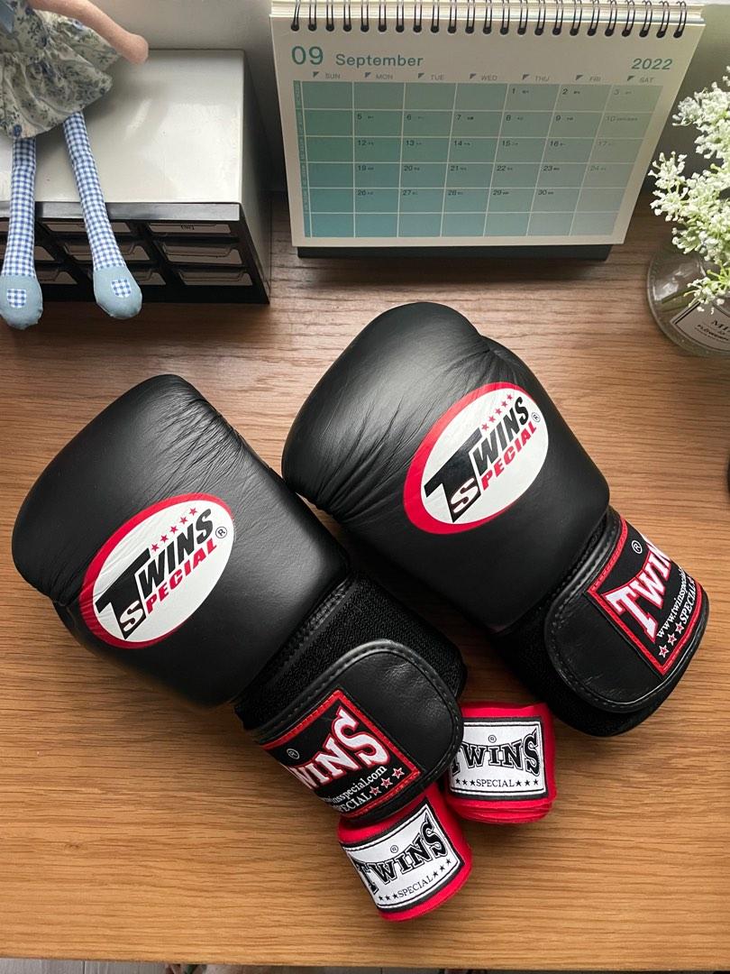 TWINS 8 OZ BOXING GLOVES, Sports Equipment, Sports & Games, Combat