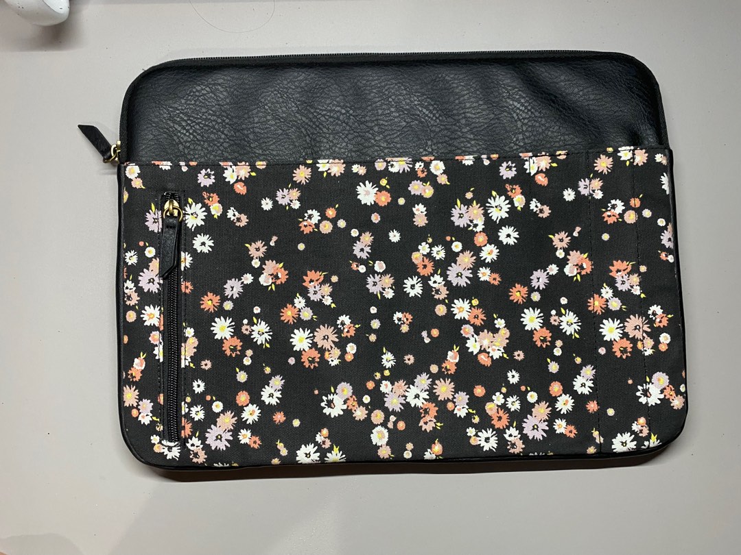 TYPO 15 inch laptop sleeve, Computers & Tech, Parts & Accessories, Laptop Bags & Sleeves on