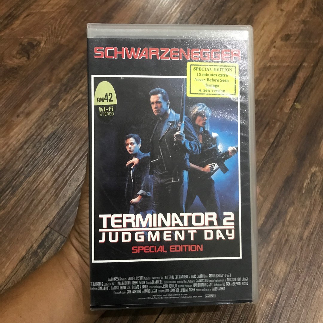 VHS Video Tape Terminator 2 Judgment Day, Hobbies & Toys, Music & Media ...
