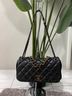 (Category: ) located in . Submitted by pre.lovedhandbag (Listing ID 1189468092, Image 1). Description: .