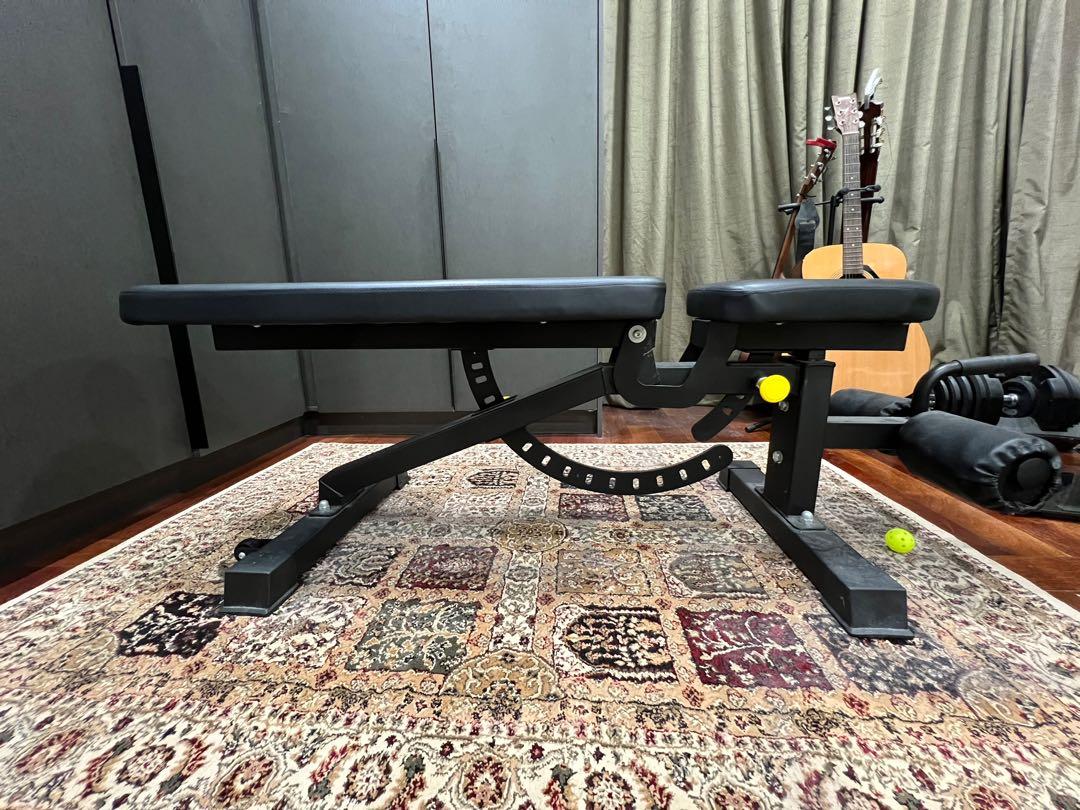 Commercial Gym Bench (with leg support), Sports Equipment, Exercise