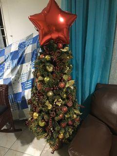 5 ft. Christmas Tree with complete decoration