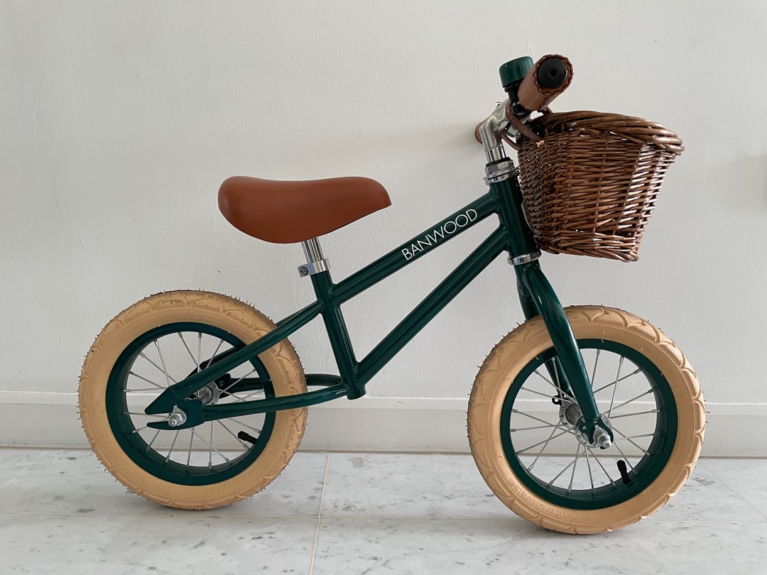 Banwood First Go balance bike in green, Sports Equipment, Bicycles