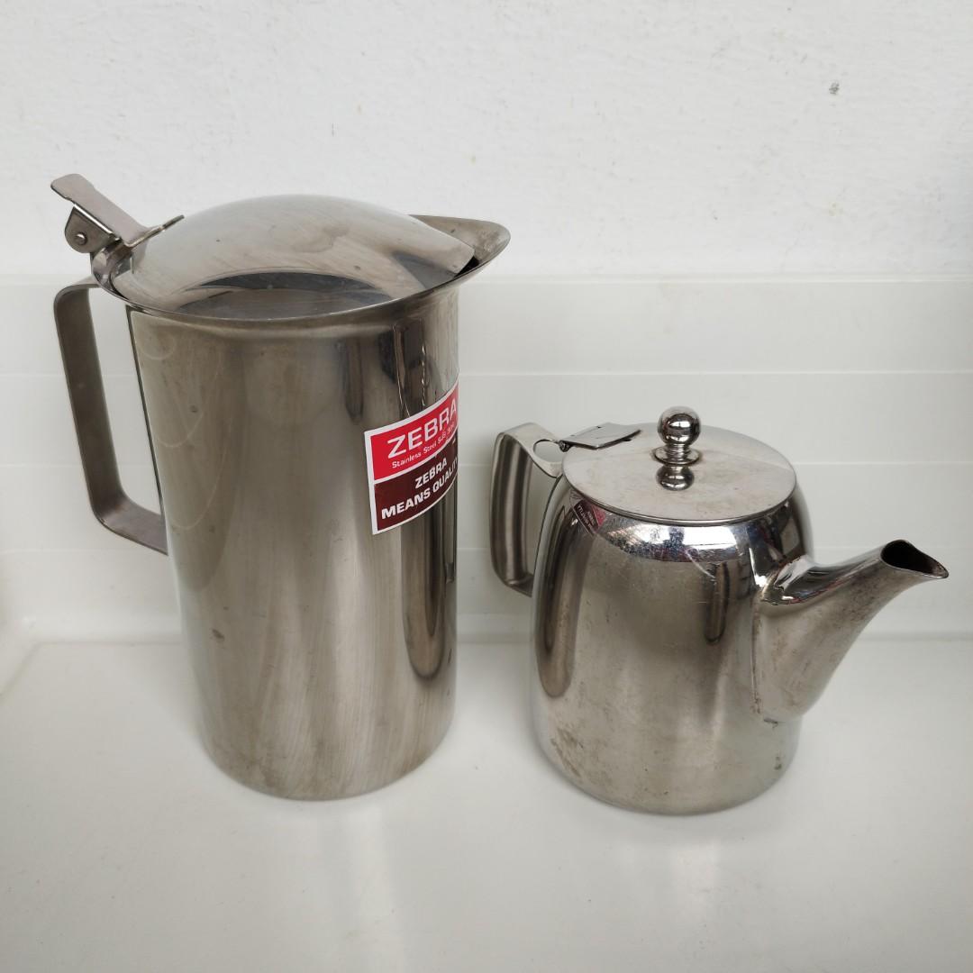 Beverage pitchers