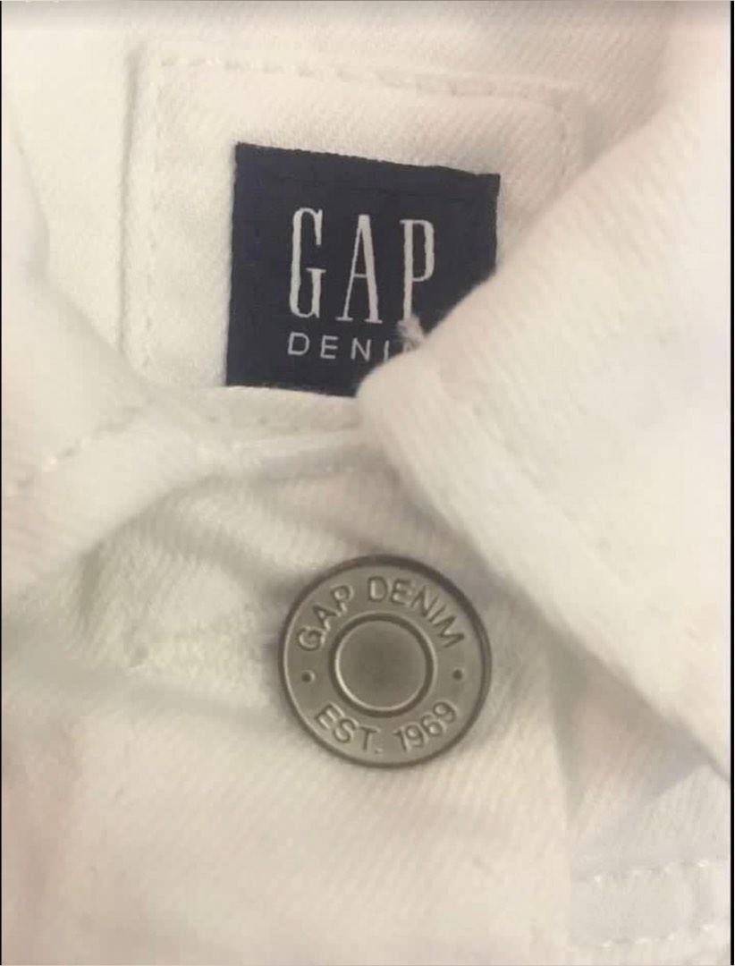 Gap discount white vest