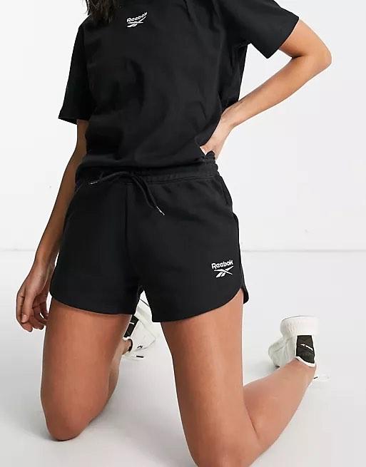bnwt reebok training shorts