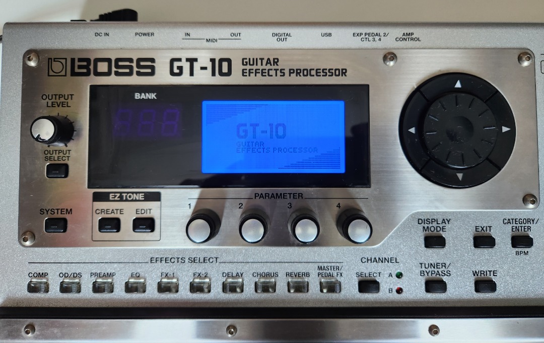 BOSS GT10 Guitar multi effects processor, Hobbies & Toys, Music