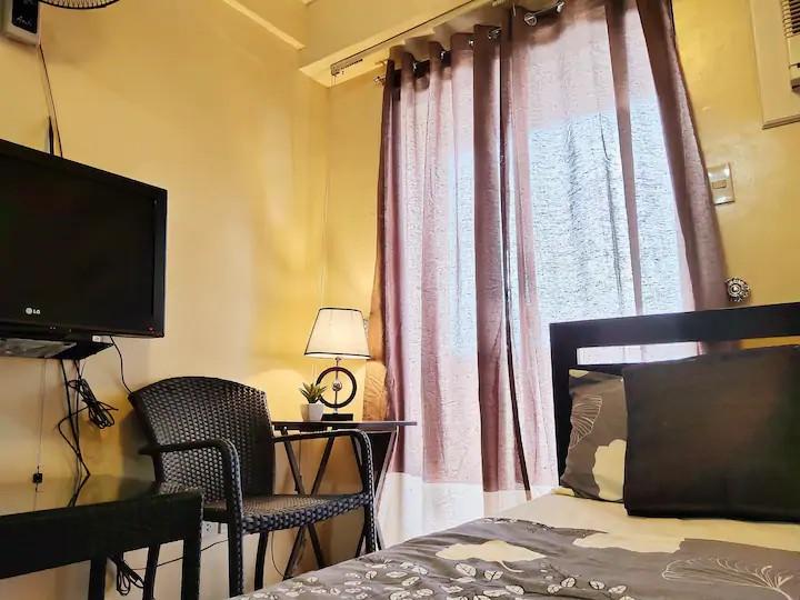CONDO FOR SALE FAIRVIEW (Category: Apartments & Condos) located in Quezon City. Submitted by cecile0923 (Listing ID 1189576191, Image 1). Description: Unit 511 Brescia Residence Lilac St Brgy West Fairview QC ***For SALE for 2.2M ***** DIRECT BUYERS ONLY TCP 1980,000 DATE THE PROPERTY ACQUIRED 2014 Term 20yrs, Remaining 12yrs 10.88 % Php 18012. 90pm Details: Bedroom studio type Floor area- 26.84- 30 including terrace Fully furnished-Yes dining ta