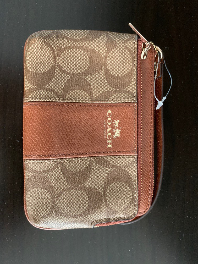 COACH pouch. Authentic, Women's Fashion, Bags & Wallets, Purses