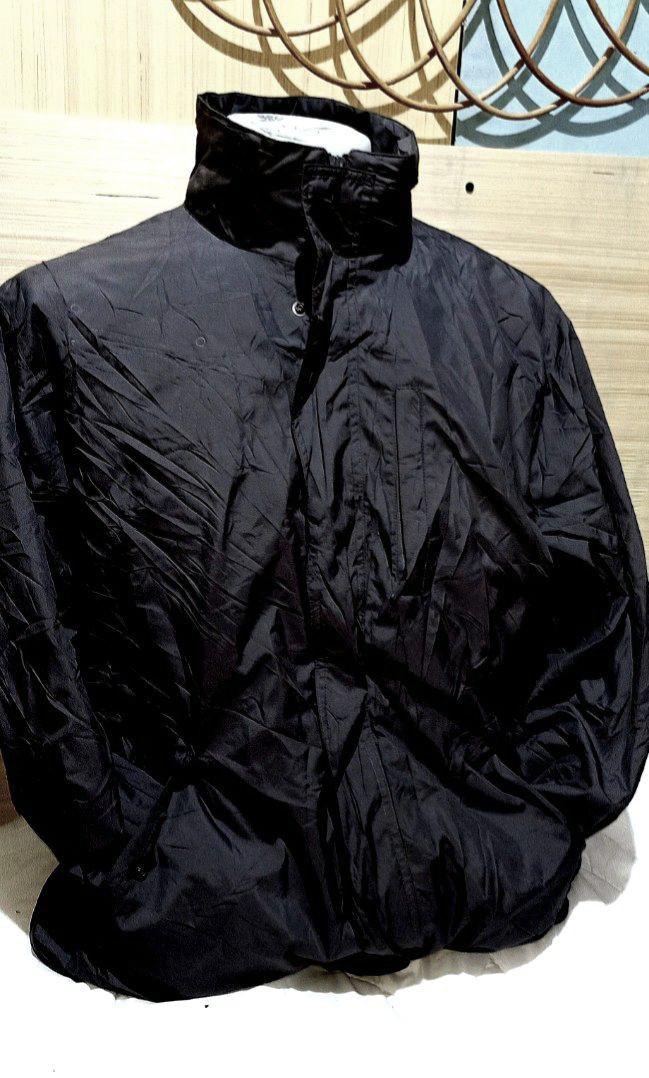 Dunlop Collection Windbreaker Jacket (Pre-owned) medium (Category: Coats, Jackets and Outerwear) located in Baguio. Submitted by kayekathh (Listing ID 1188175924, Image 1). Description: Dunlop Collection Windbreaker Jacket (Pre-owned) medium Excellent Condition measurements width 23 Length 23.