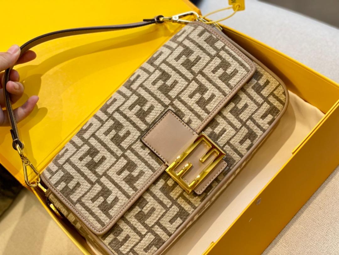 Fendi bag sales outlet