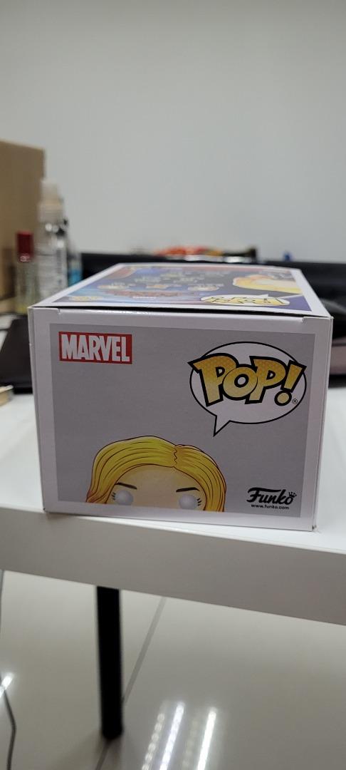 Funko Pop! Marvel #432 Captain Marvel (Glow), Hobbies Toys