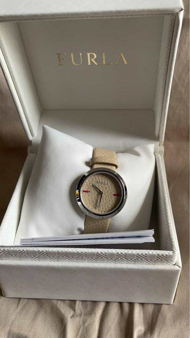 Furla Watch - Leather Strap Small Face (Category: Luxury Watches) located in Manila. Submitted by VShoppeManila (Listing ID 1189719074, Image 2). Description: 💯 Guatanteed Authentic item Inclusions : Box, authenticity card and other cards 📝No return, no exchange except when proven fake - money back guaranteed (proof from professional authenticators, such as entrupy, is required) 📝Open for authentication (shouldered by buyer) 📝 Set proper expe