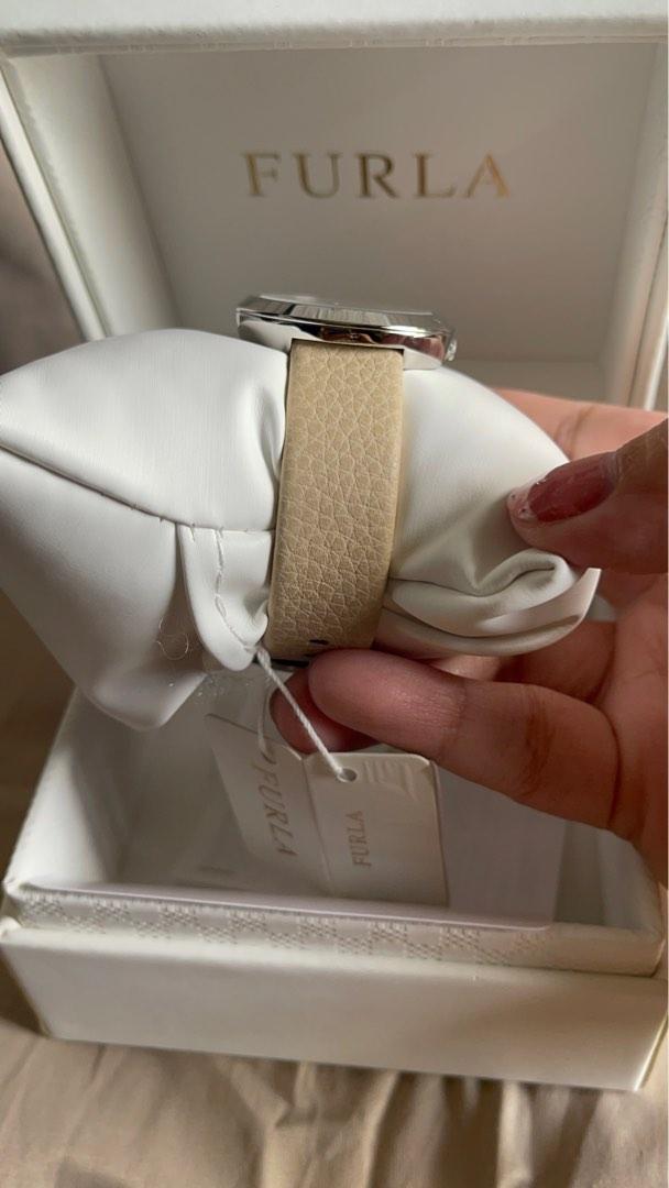 Furla Watch - Leather Strap Small Face (Category: Luxury Watches) located in Manila. Submitted by VShoppeManila (Listing ID 1189719074, Image 3). Description: 💯 Guatanteed Authentic item Inclusions : Box, authenticity card and other cards 📝No return, no exchange except when proven fake - money back guaranteed (proof from professional authenticators, such as entrupy, is required) 📝Open for authentication (shouldered by buyer) 📝 Set proper expe