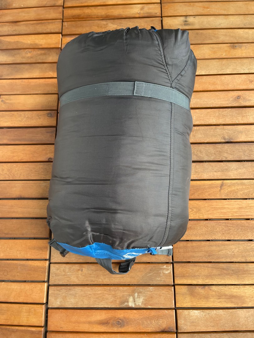 Gelert 10C Sleeping Bag Sports Equipment Hiking Camping on