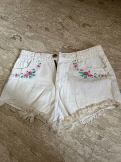 (Category: ) located in . Submitted by cheaplootsss (Listing ID 1189635488, Image 1). Description: .