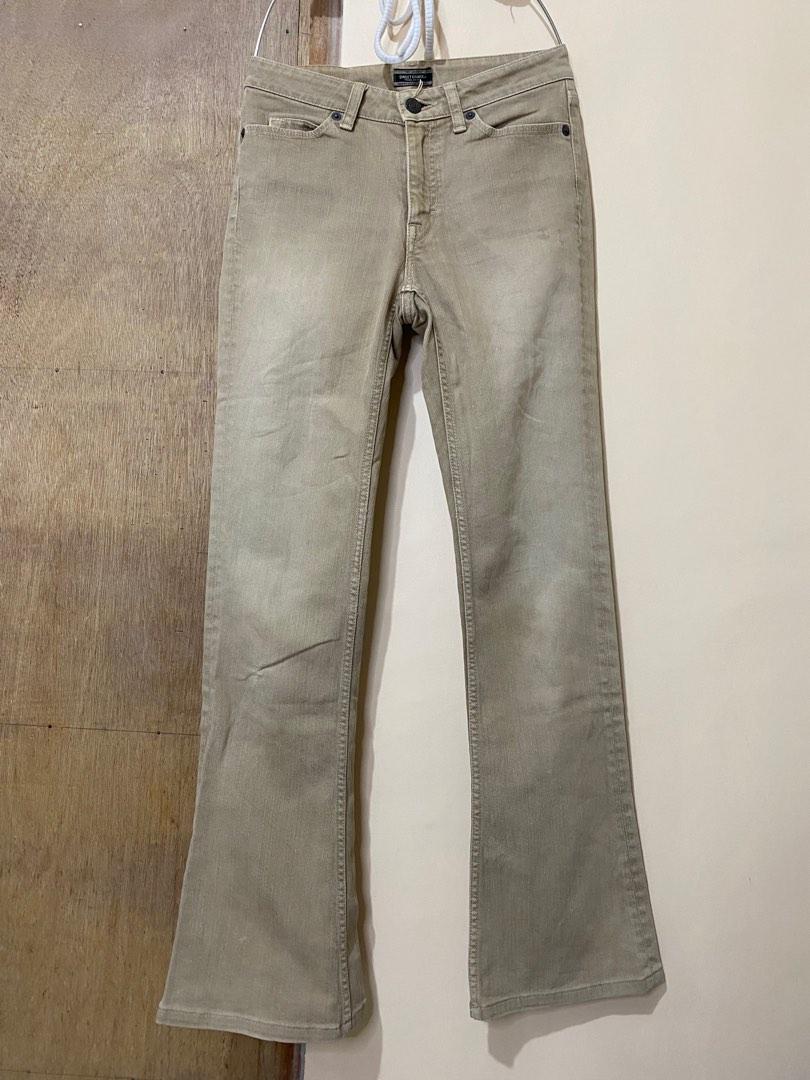 Khaki Flare Pants (Category: Other Bottoms) located in Nabua. Submitted by theclutterqueen (Listing ID 1189692783, Image 1). Description: 📌Can fit to 24-25.