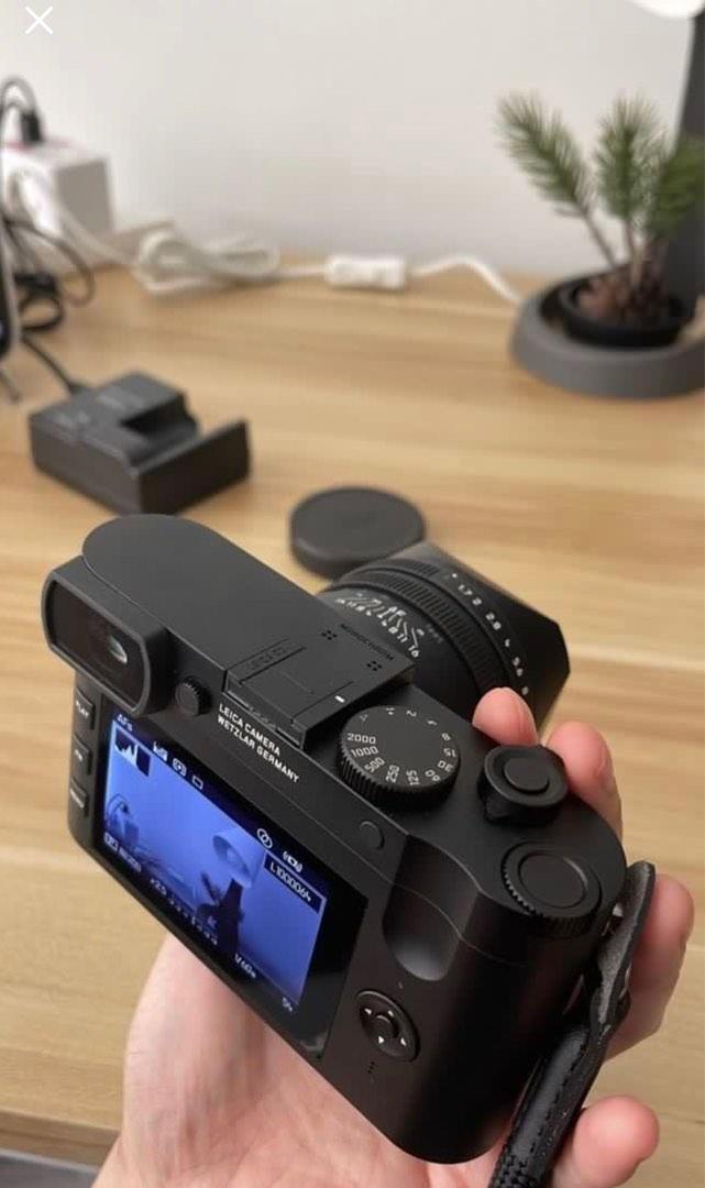 Leica q2 Monochrome + filter , Photography, Cameras on Carousell