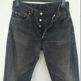 Levis 501 Size 32 Fit to 31