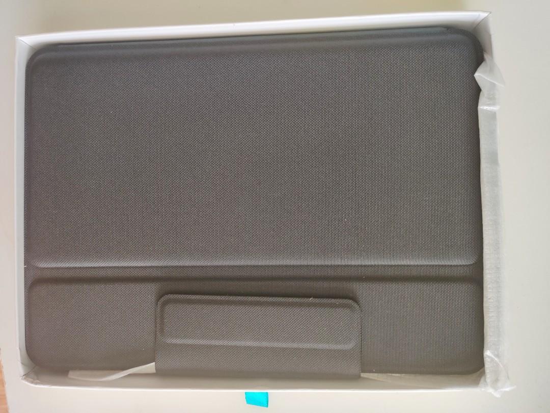 Logitech iPad Keyboard Case (for iPad 7th and 8th Gen), Computers