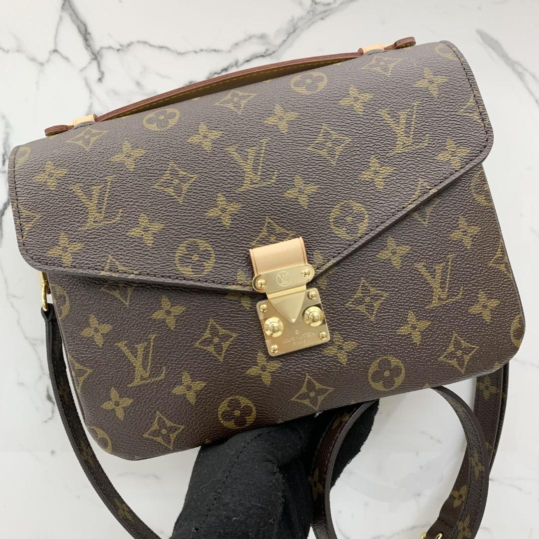 AUTHENTIC LOUIS VUITTON Monogram Canvas Metis Hobo Bag, Luxury, Bags &  Wallets on Carousell