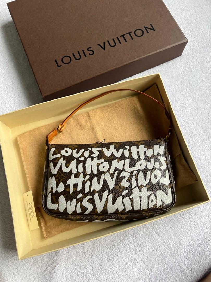 Louis Vuitton Stephen Sprouse Monogram Graffiti Pochette Accessoires ( –  LuxeDH