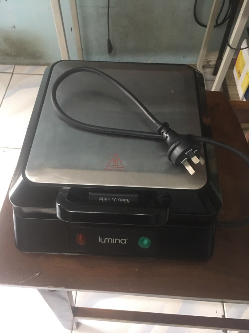 LuMINA 4Slice Sandwich Maker, Furniture & Home Living, Kitchenware