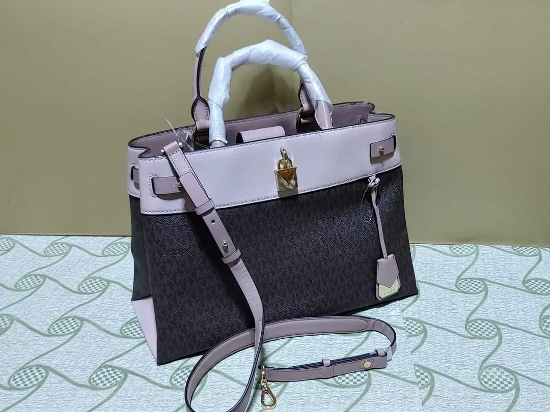 Michael Kors Gramercy (Category: Luxury Bags & Wallets) located in Cainta. Submitted by condoandstuff (Listing ID 1189629800, Image 2). Description: Selling Original Michael Kors Gramercy Large Satchel Bag This one is the Retail Version Mall price neto is around 14k Selling it for only 8500 php Open for Lay-Away 30%DP 2 mos to pay or till Dec. Pm na lang for details ☺️.