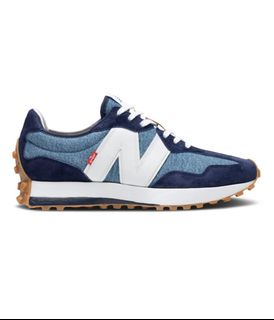 (Category: ) located in . Submitted by SneakerLite20 (Listing ID 1189725285, Image 1). Description: .