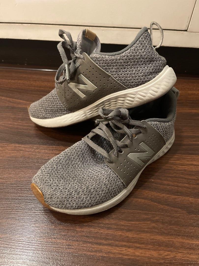 NEW BALANCE indoor court shoes Sports Equipment Sports Games