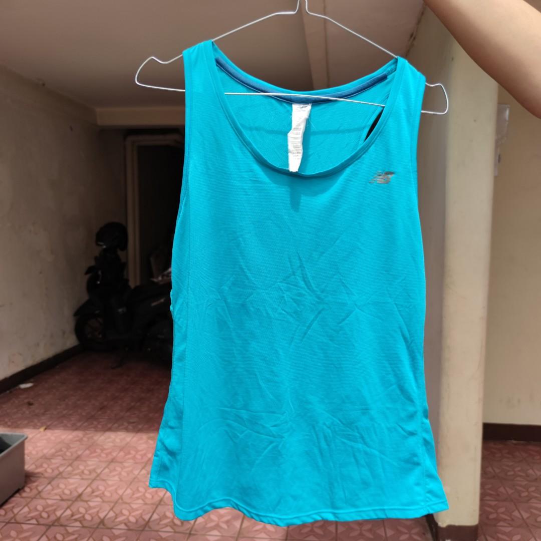 New Balance DRY Kaos Olahraga warna Tosca, Olah Raga, Baju Olahraga di